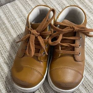 L’Amour 8c Tan Sneakers